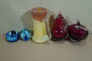 lot 297 image: Assorted Glassware - Colorful, Hand Blown