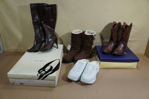 lot 317 image: Assorted Womens Shoes -Sizes 5-9