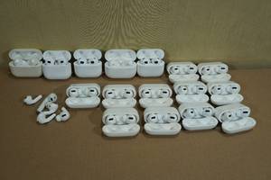 lot 330 image: Assorted Earbuds -Not Apple