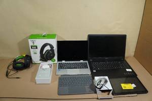 lot 347 image: Assorted Electronics -Laptops, Headphones