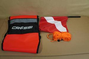 lot 351 image: Cressi Inflatable Float Signal Board for Free Diving