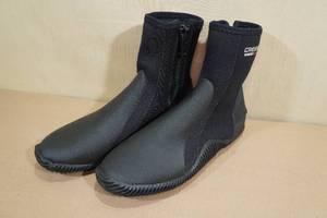 lot 366 image: Cressi Minorca Long 3mm Neoprene Adult Anti-Slip Sole Boots -Size 11