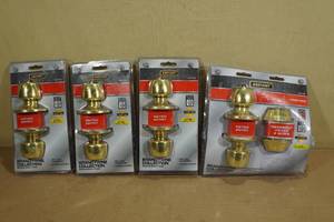 lot 383 image: 4 Defiant Keyed Entry Door Knob