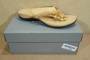 lot 415 image: Vionic Bella Cork Sandals - Size 8