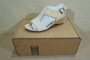 lot 423 image: Vionic Kaytie Sandals - Size 8