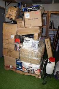 lot 442 image: Pallet of Assorted Items - Repairable or For Parts