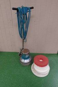 lot 4 image: Hild Floor ScrubberGrinder with Pads