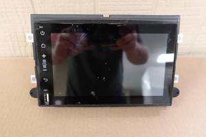 lot 20 image: 7 Touch Screen Car Deck
