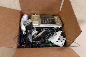 lot 231 image: Assorted Landline Phones - Base Station and Cordless