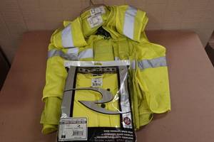 lot 237 image: High Visibility Work Clothing -L & XL Vests, XL Shirt
