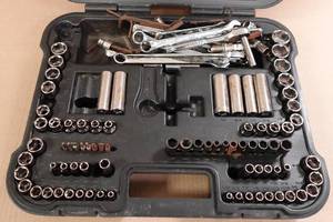 lot 238 image: Sockets and Wrenches