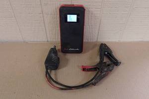 lot 252 image: Schumacher Jump Pack and Power Bank