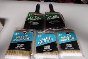 lot 304 image: 5 Paint Brushes