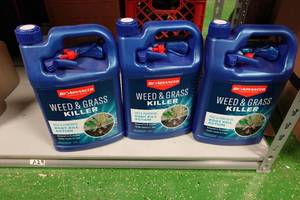 lot 314 image: 3 Bioadvanced Weed & Grass Killer