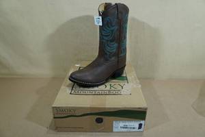 lot 128 image: Smoky Mountain Boots -Youth Size 4.5