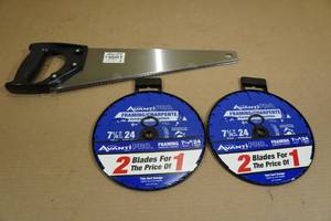lot 138 image: 4 7.25 FramingConstruction Saw Blades and 15 Handsaw