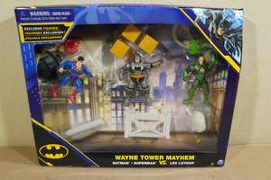 lot 142 image: DC Wayne Tower Mayhem Toy Set