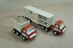 lot 148 image: Vintage 1970s Tonka Pressed Steel Trucks