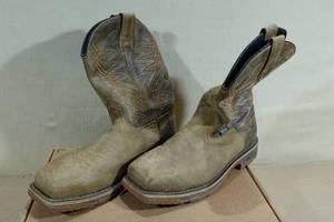 lot 410 image: Irish Setter Work Boots - Mens 9.5