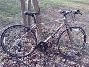 GIANT Escape 24-Speed On Road Bike