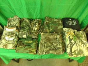 Camo hunting clothes sizes 2x-3x 40x32 and camo bag