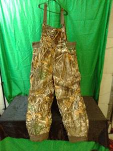 Realtree camo insulated hunting bibs size XL