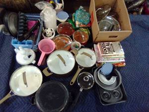 Large lot of kitchen related