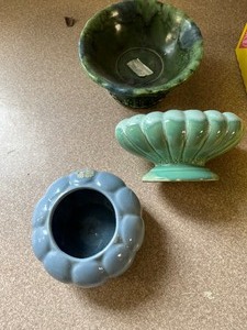 Vases, S&P shakers, napkin holder