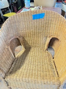 4 wicker chairs