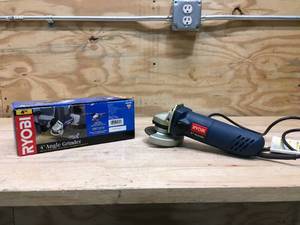 lot 26 image: RYOBI AG401 4 Inch Angle Grinder 120V 4.4A 60Hz