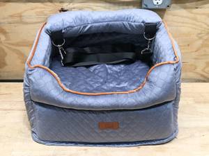 lot 29 image: Dog Car Seat - Memory Foam Dog Booster Seat for Small Dogs Up to 25lbs-Elevated Pet Car Seat (Amazon return)