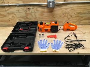 lot 54 image: VEVOR Electric Car Jack, 5 Ton11023 LBS Hydraulic Jack Lift