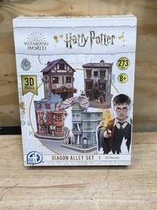 lot 70 image: Harry Potter Diagon Alley 3D Puzzle