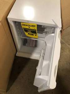 Magic Chef 2.6 cu. ft. Mini Fridge in White  Customer Returns See Pieces