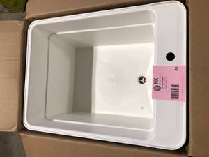 MUSTEE 18 in. x 24 in. Plastic Utilatub Single Laundry Tub in White Customer Returns See Pictures