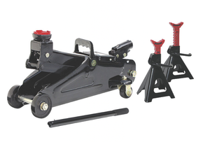 lot 83 image: New 2 Ton Floor Jack with Jack Stand