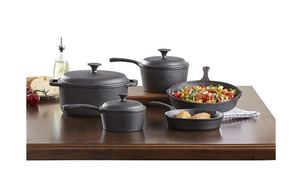 lot 103 image: New 8-Pc. Pre-Seasoned Cast Iron Cookware Set