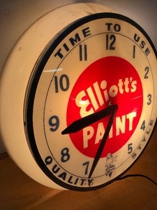 lot 98 image: Working Vintage 1950s era Elliots Paint Bubble Glass Lighted Advertising Clock (AS IS)