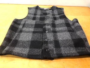 lot 106 image: Excellent Vintage FILSON Wool Vest - Grey & Black