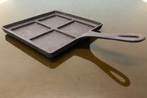 lot 108 image: Vintage SQUAREC Cast Iron Frying Pan by the Atlas-Ansonia Company