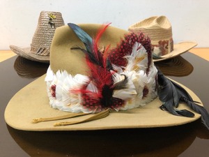 lot 120 image: Nice Group of 3 Vintage Western Decorated Cowboy Hats
