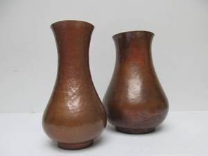 lot 20 image: 2 Very Nice Signed Vintage Hand Hammered Copper Vases