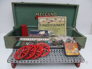 lot 96 image: Antique Early 1900s MECCANO Mechanical Building Set