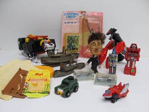 lot 46 image: Estate Lot of Assorted Vintage Toys & other Items