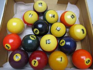 lot 56 image: Nice Set of Vintage BilliardPool Balls