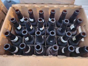 lot 154 image: 4 Vintage Advertising Beer Cases wBottles