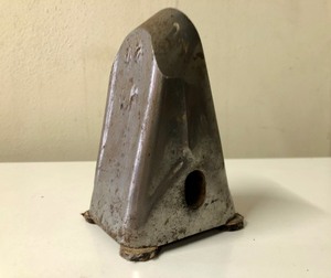 lot 175 image: Heavy Duty Vintage Leather or Metal Working Anvil Type Tool