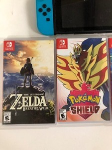 lot 178 image: Nintendo Switch Lot wControllers & Games