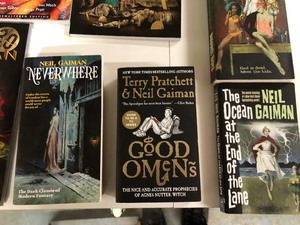 lot 195 image: Large Lot of Neil Gaiman Graphic Novels Books etc - Sandman & others
