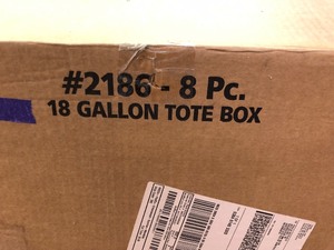 lot 254 image: Box of 8 Brand New Pink Totes wLids